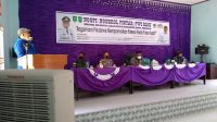 Zulmansyah Sekedang Ketua PWI Riau memberikan sambutan pada acara temu ramah dengan Forkopincam dan ngobrol pintar (Ngopi) bersama Pokdarwis Rupat, Minggu (7/02/2021)