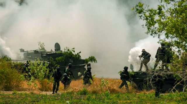infantri-dan-tank-marinir-di-situbondo